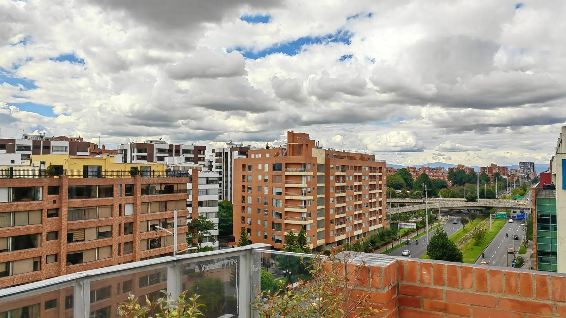Aparta Estudio Tipo Loft Usaquen / Cozy Loft In Bogota Colombia